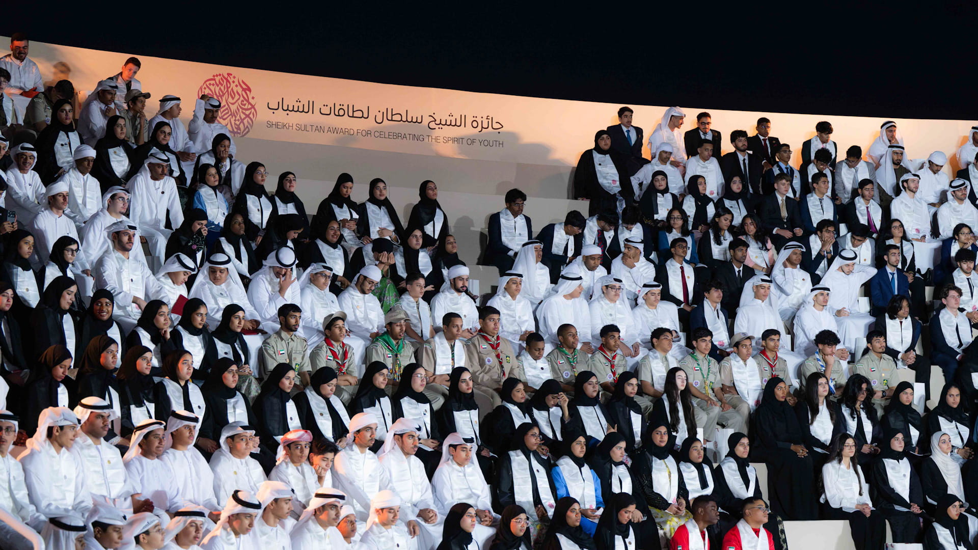 حاكم الشارقة يشهد تكريم الفائزين بجائزة الشيخ سلطان لطاقات الشباب