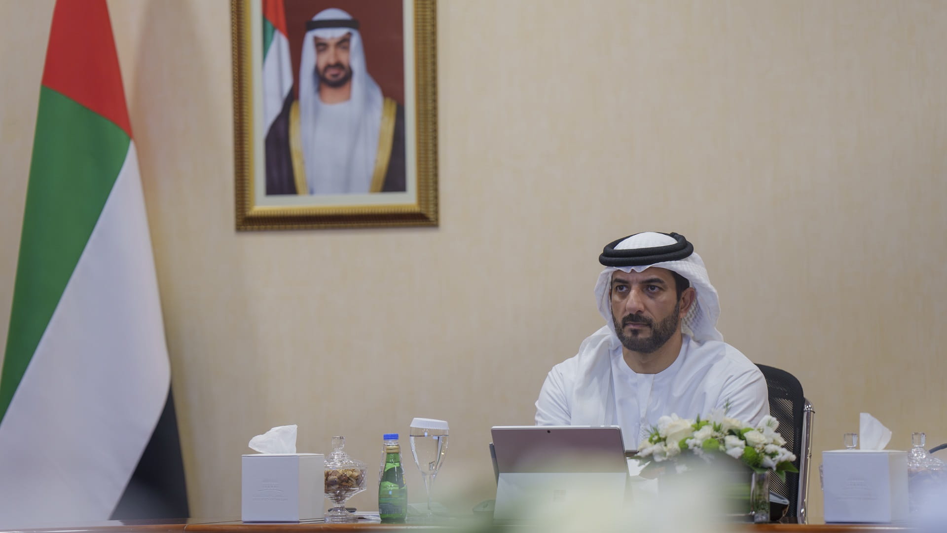 سلطان بن أحمد يتابع سير المشروعات البحثية والعلمية بجامعة الشارقة