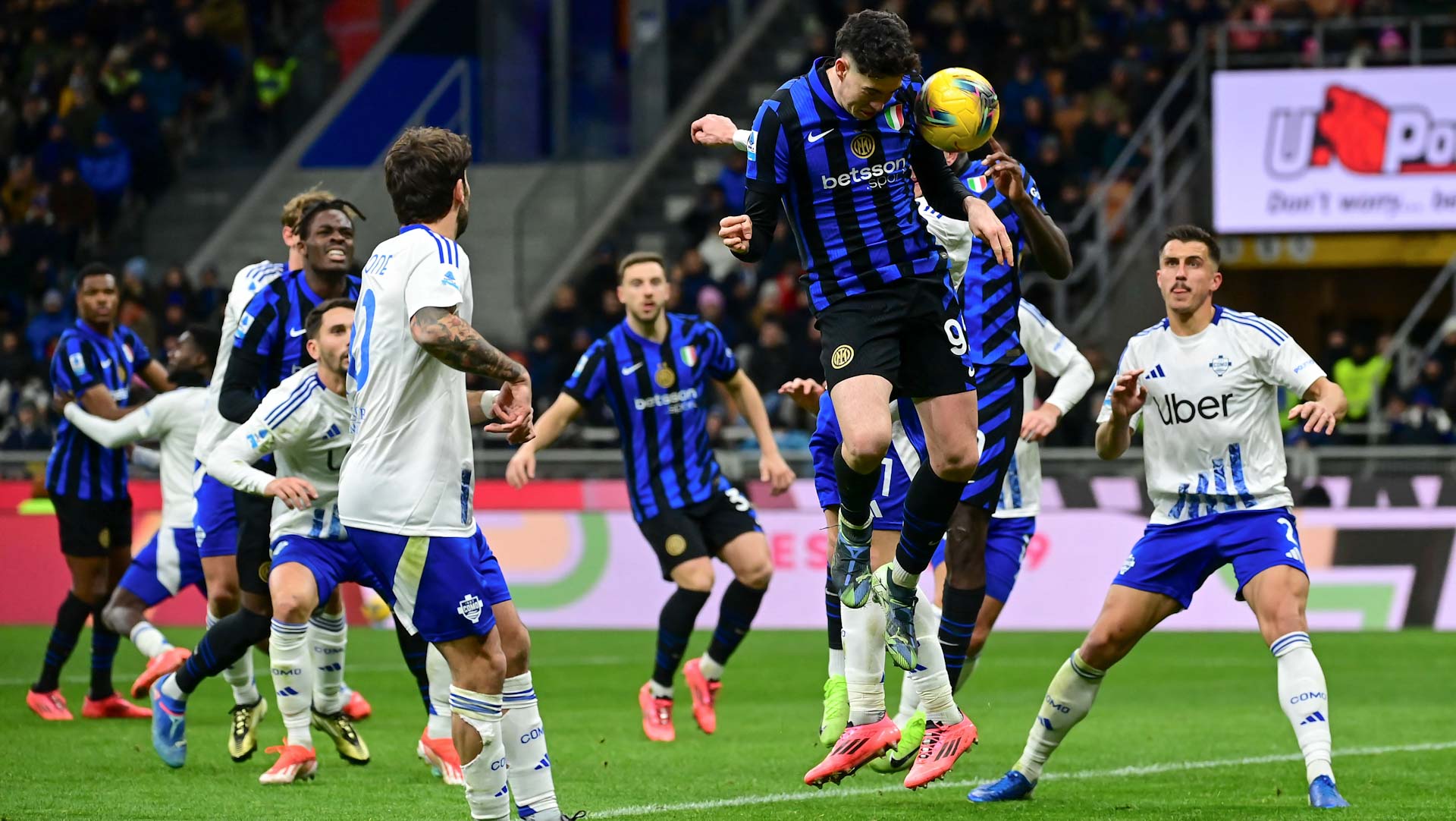 Inter beat Como to keep in touch with leaders Atalanta 