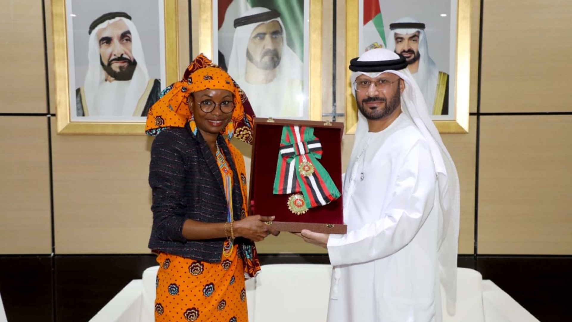 Image for the title: UAE President awards “Zayed Medal” to Chad’s indigenous leader 