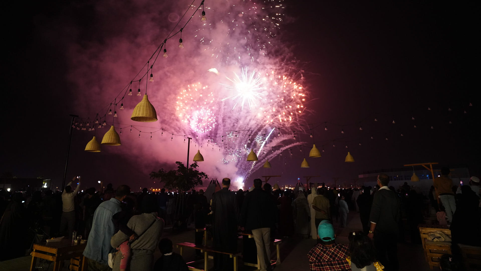 UAQ welcomes 2025 with spectacular fireworks, events 