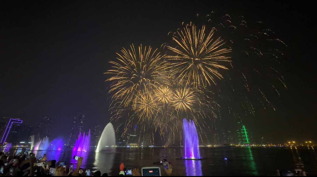 Al Majaz Waterfront stuns visitors with exceptional celebrations 