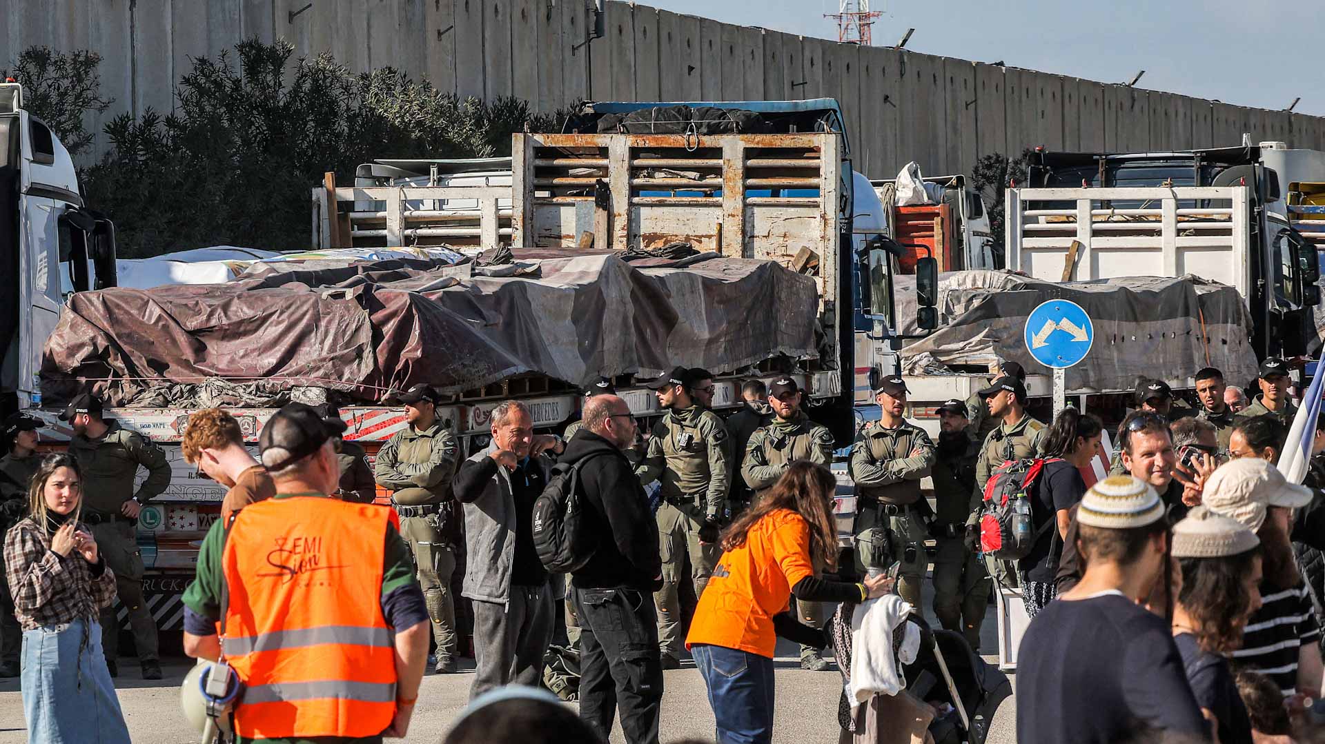 Image for the title: Strikes on Gaza's Rafah as Biden calls Israel actions excessive 