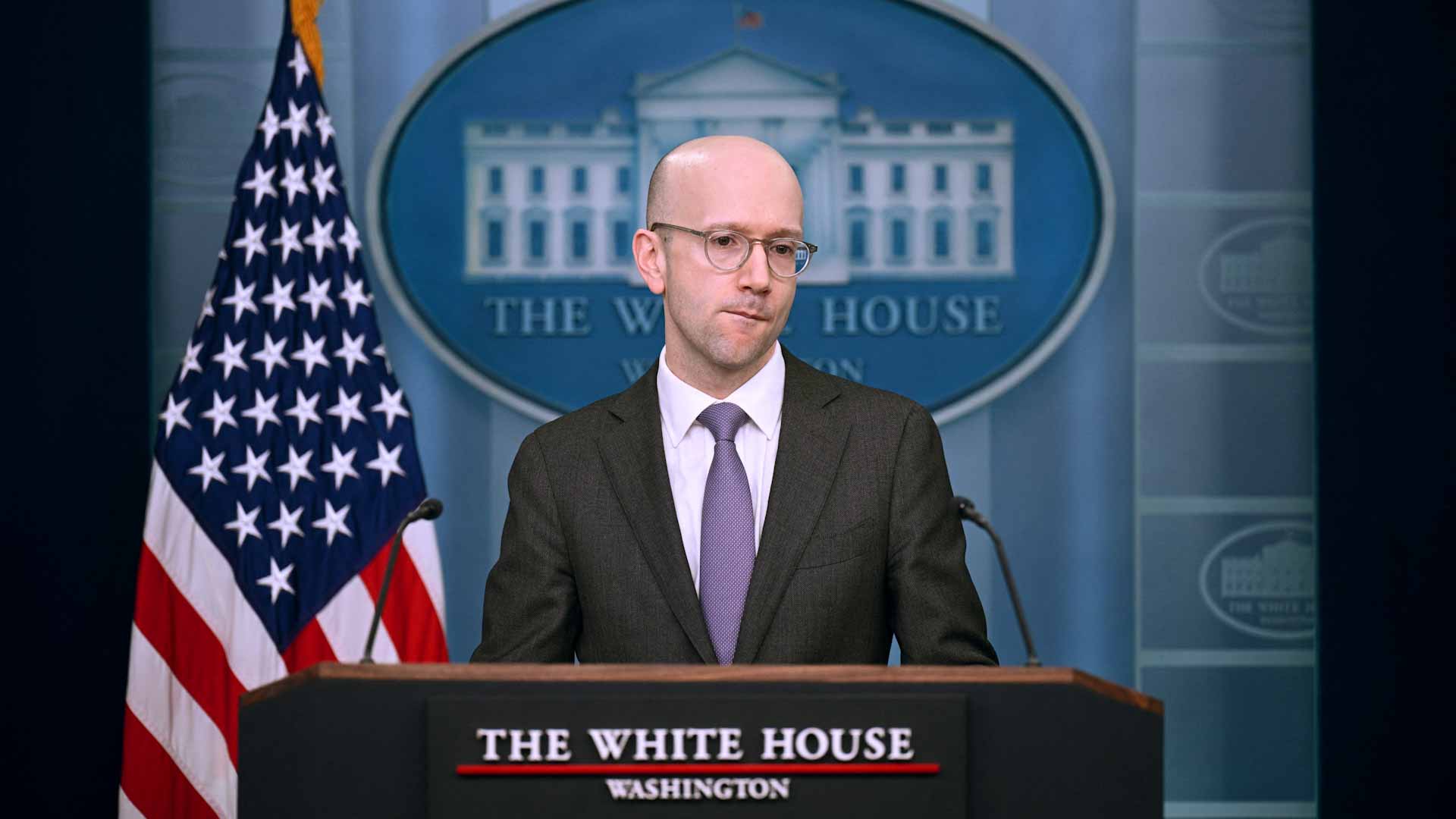 Image for the title: White House fights back against age comments in Biden probe 