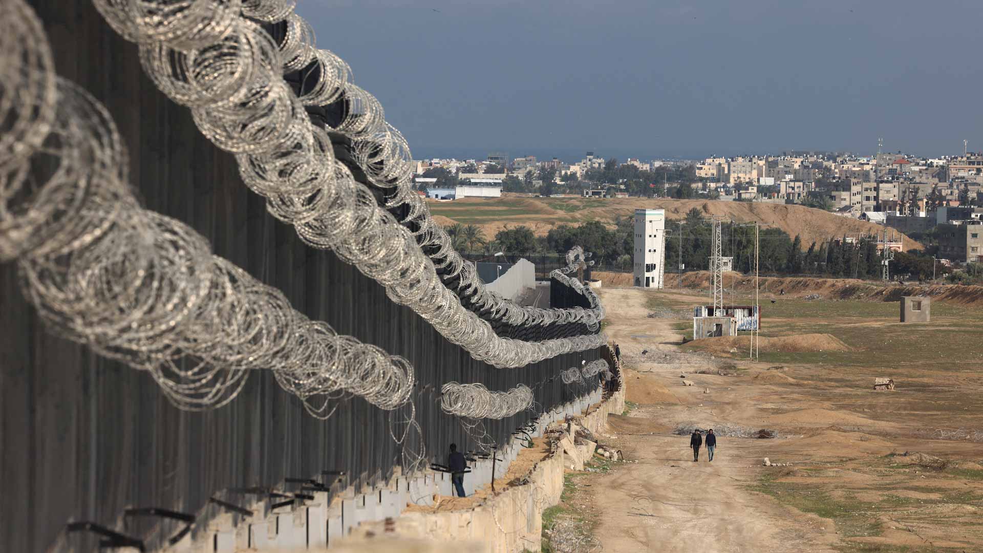 Image for the title: Alarm over fate of major Gaza hospital after Israeli raid 