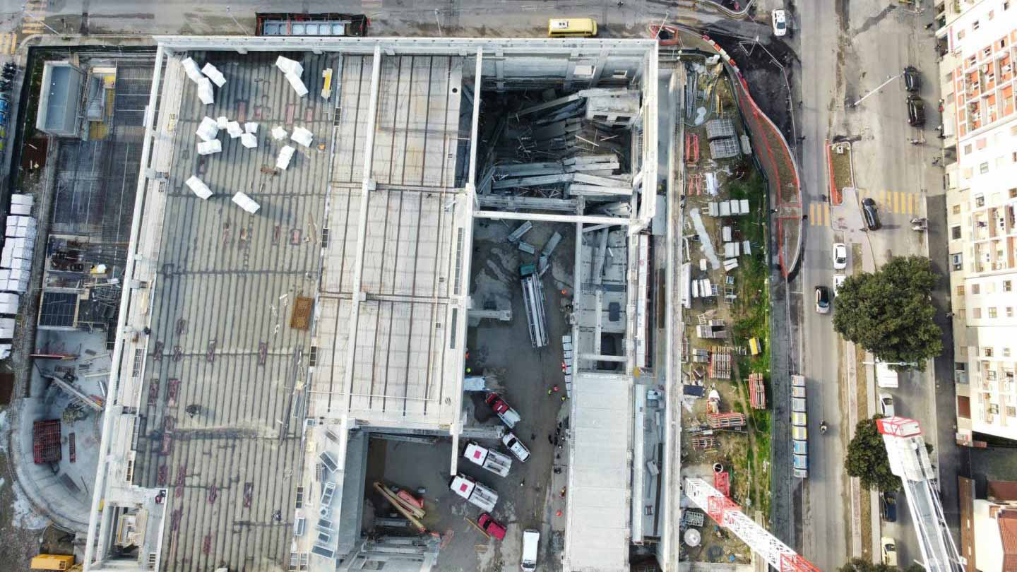 Image for the title: Death toll at Florence building site rises to five 
