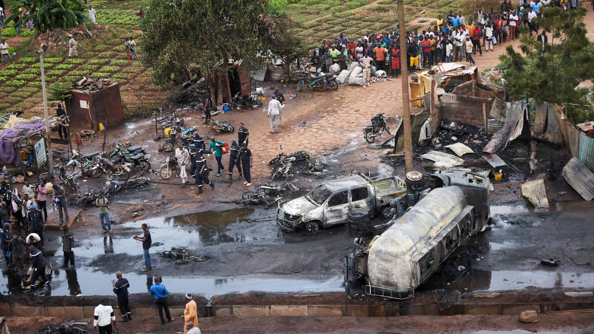 صورة بعنوان: في مالي..سقوط حافلة من فوق جسر يسفر عن مقتل 31 وجرح 10 