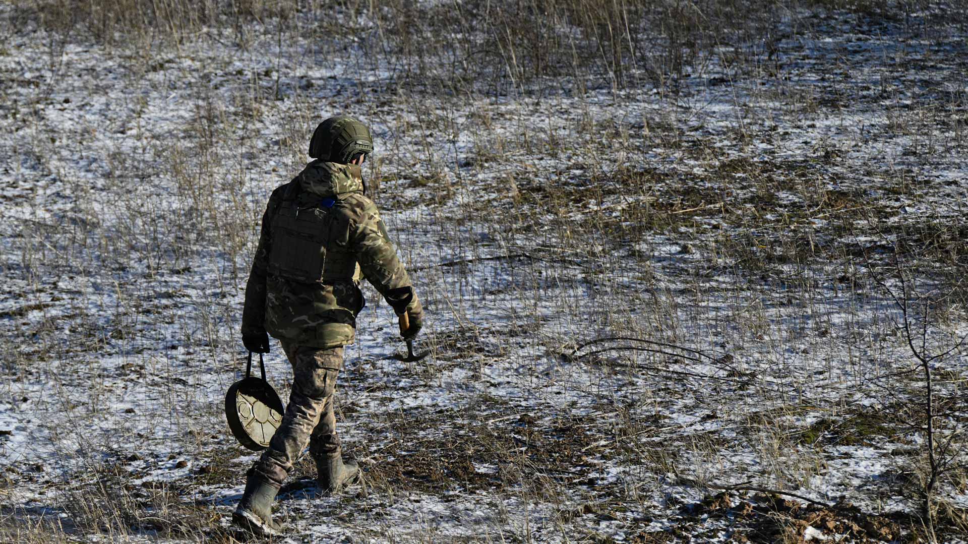 Image for the title: 11 wounded in Russian strikes on Ukraine's Kharkiv 