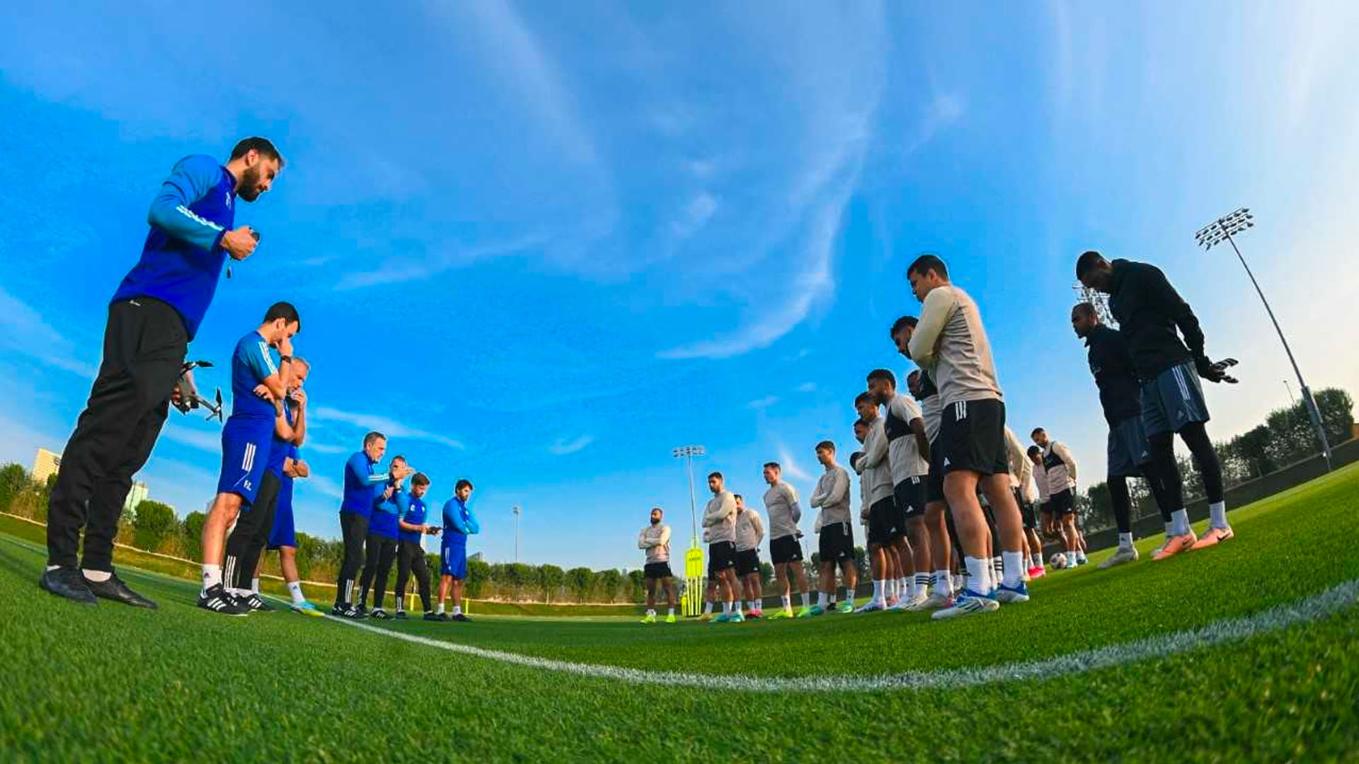 صورة بعنوان: المنتخب الوطني لكرة القدم يستعد غداً لمواجهة فلسطين في كأس آسيا 