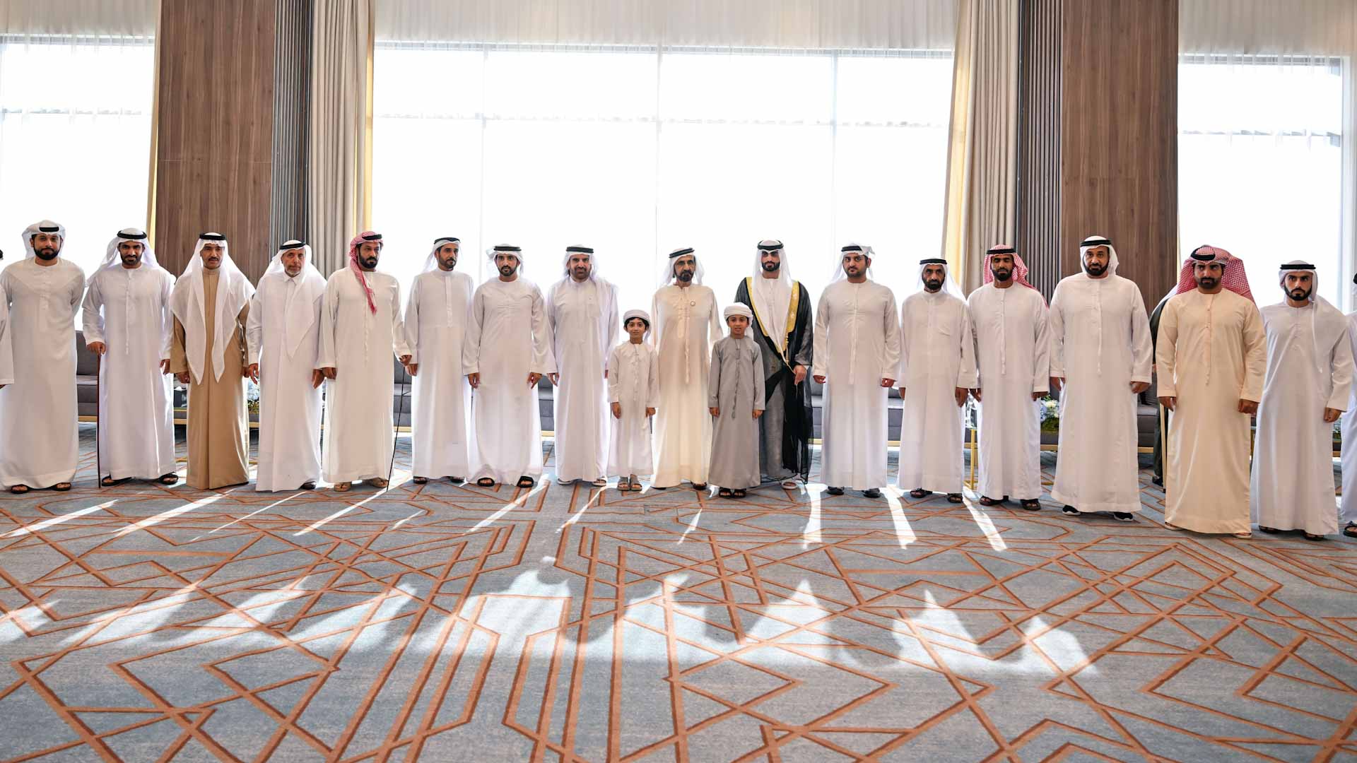صورة بعنوان: محمد بن راشد يحضر أفراح بن حويرب والمنصوري 