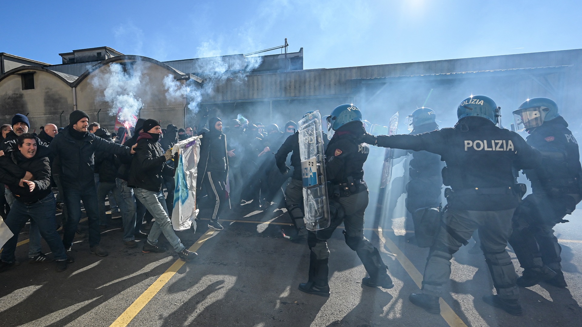 Image for the title: Anti-Israel protest at Italy jewellery fair turns violent 