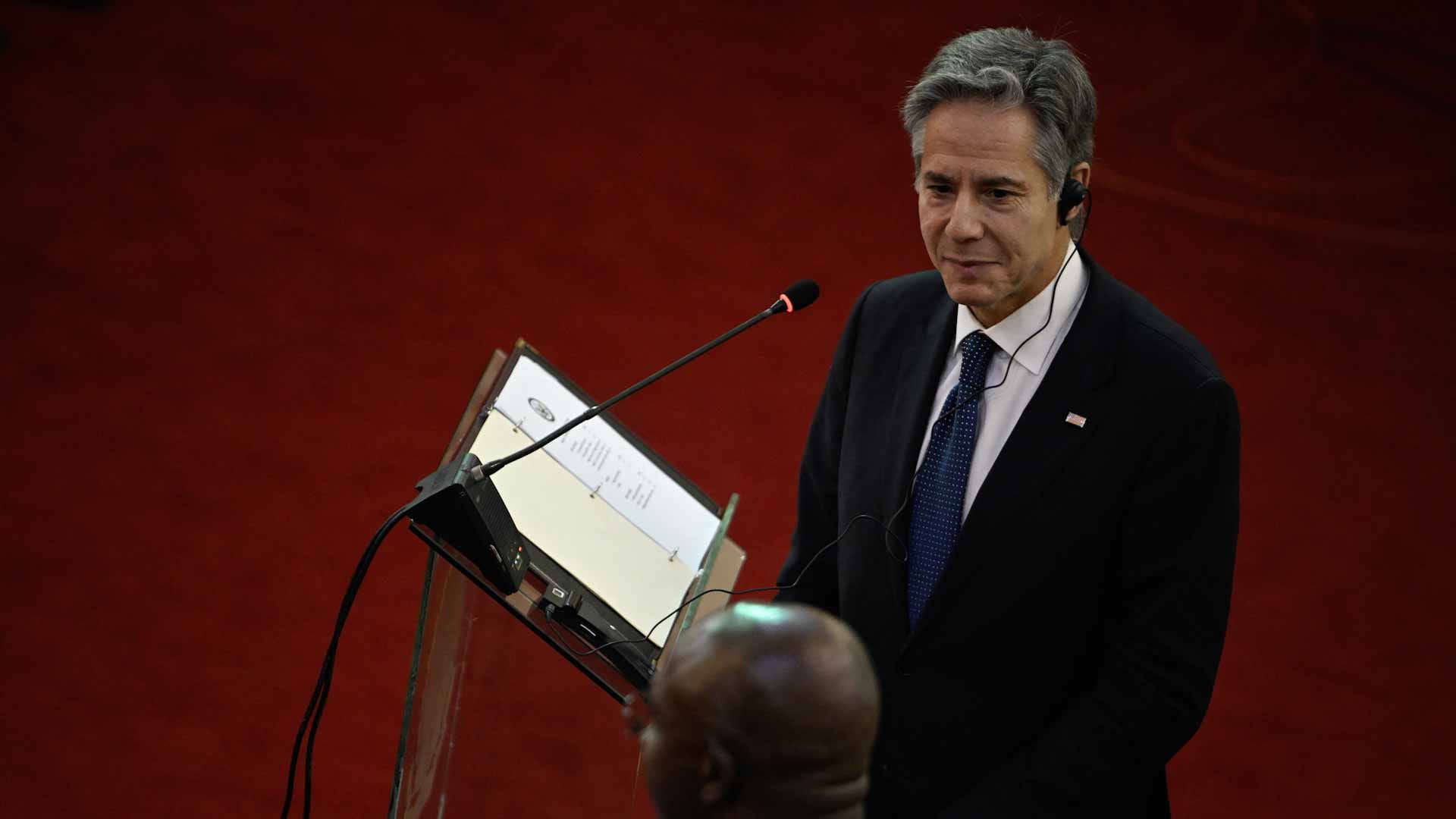 Image for the title: Blinken hopes for DR Congo peace progress after election 