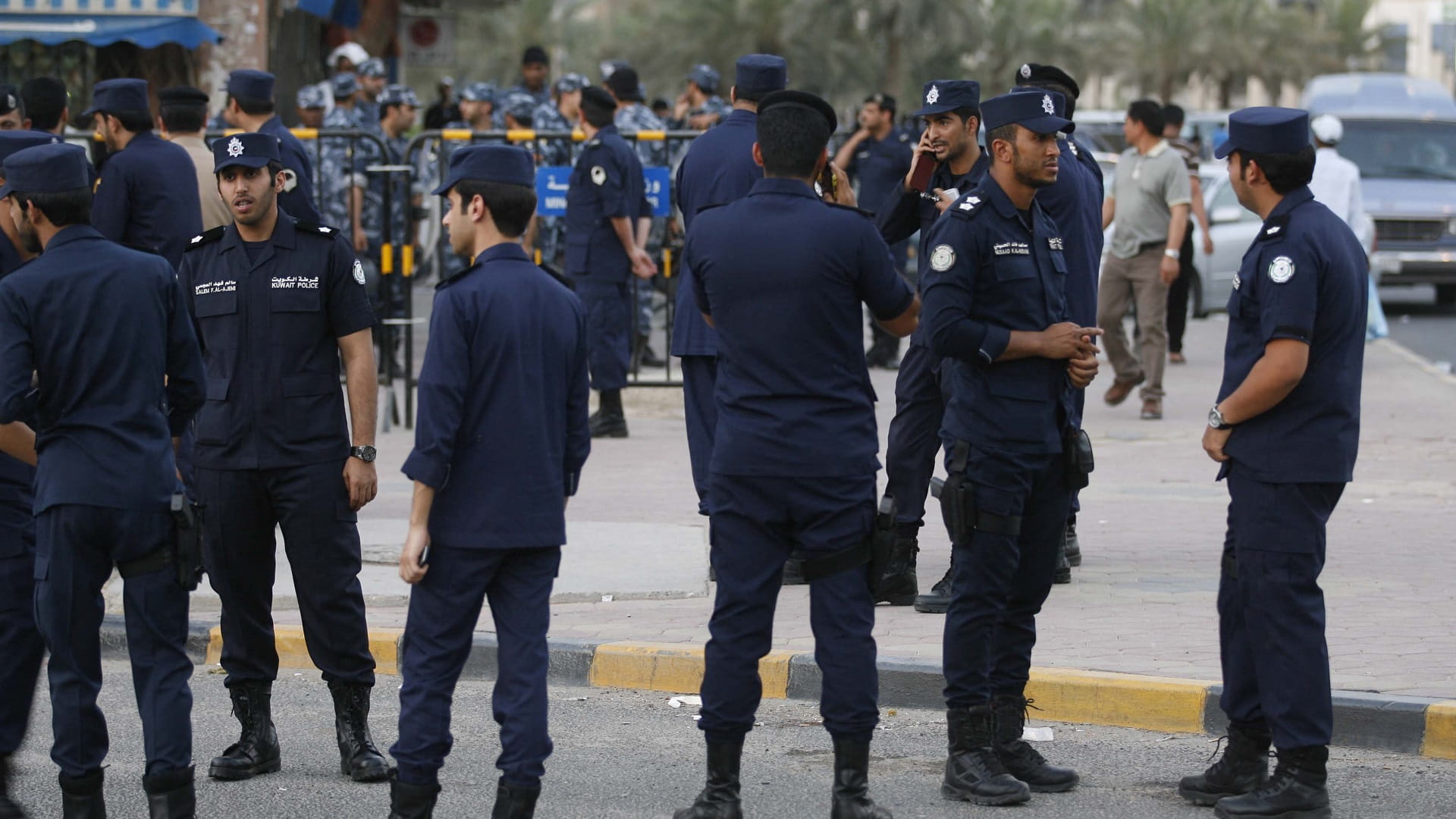 صورة بعنوان: الكويت تحبط مخططاً إرهابياً لاستهداف دور عبادة وقتل أشخاص 