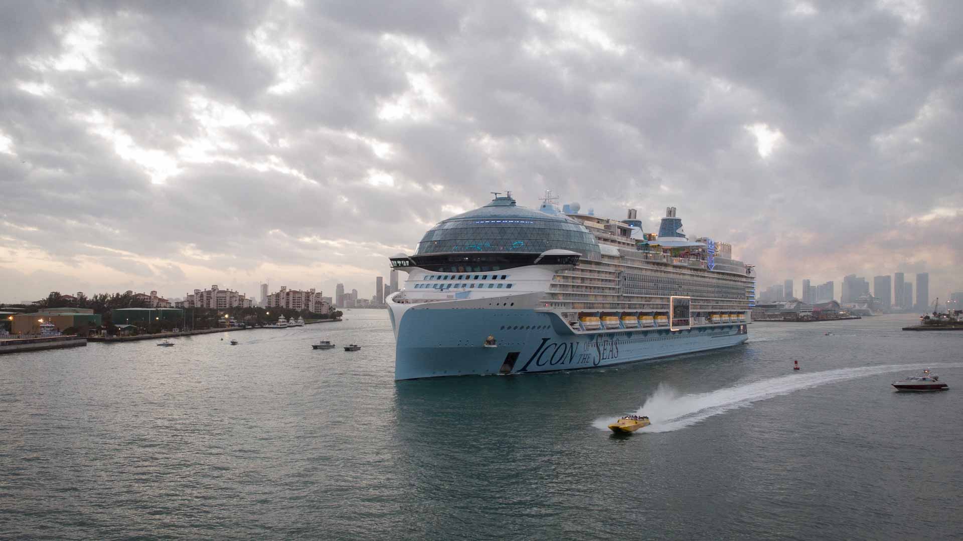 Royal Caribbeans Icon, worlds largest cruise ship, sets sail