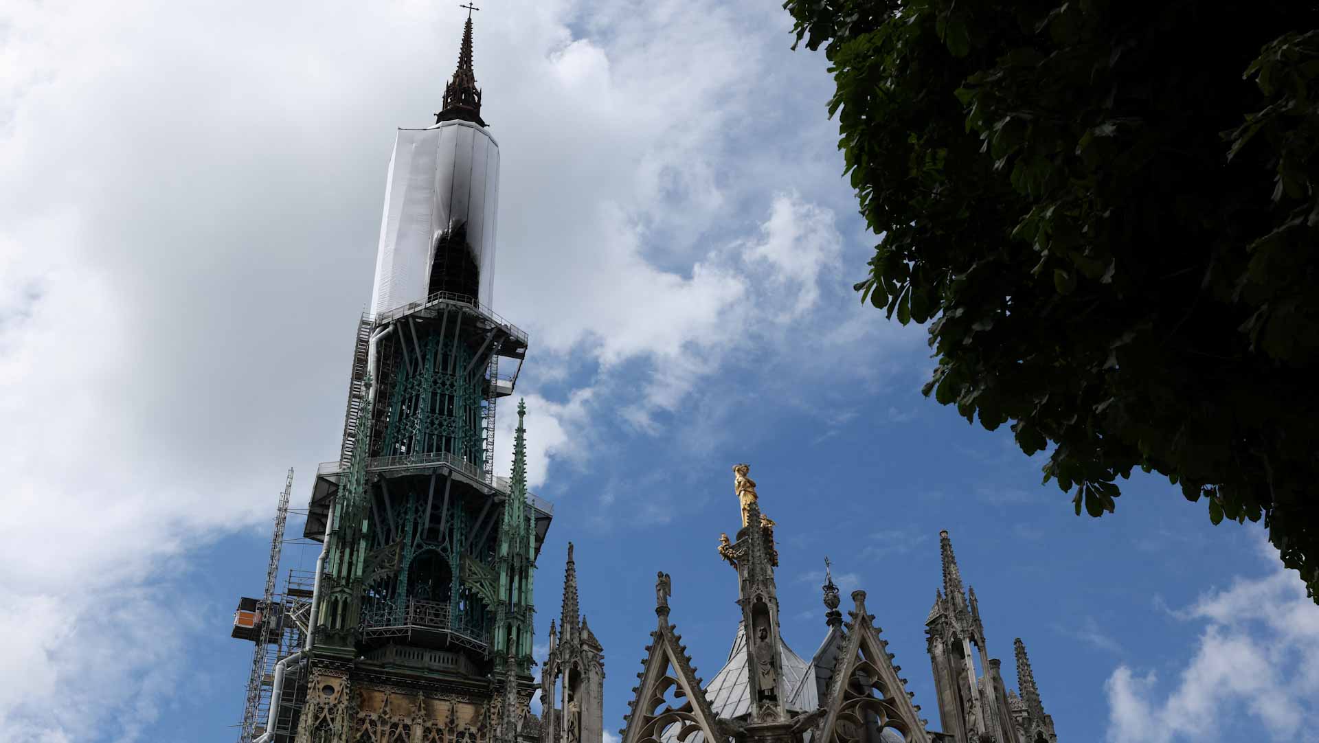 Relief in Rouen as cathedral fire extinguished