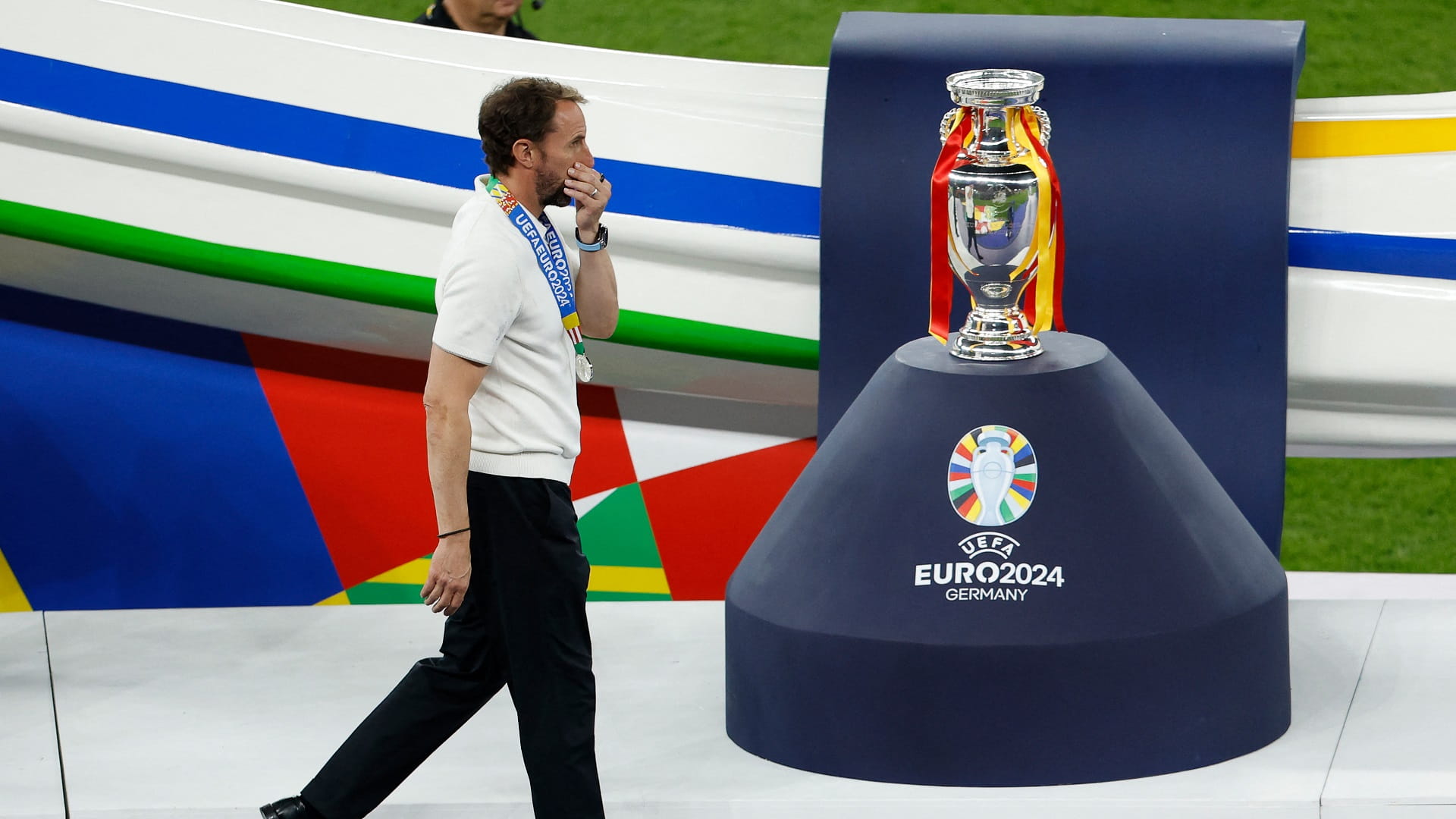 صورة بعنوان: المدرب ساوثجيت يعلن استقالته من منصبه مدرباً لمنتخب إنجلترا