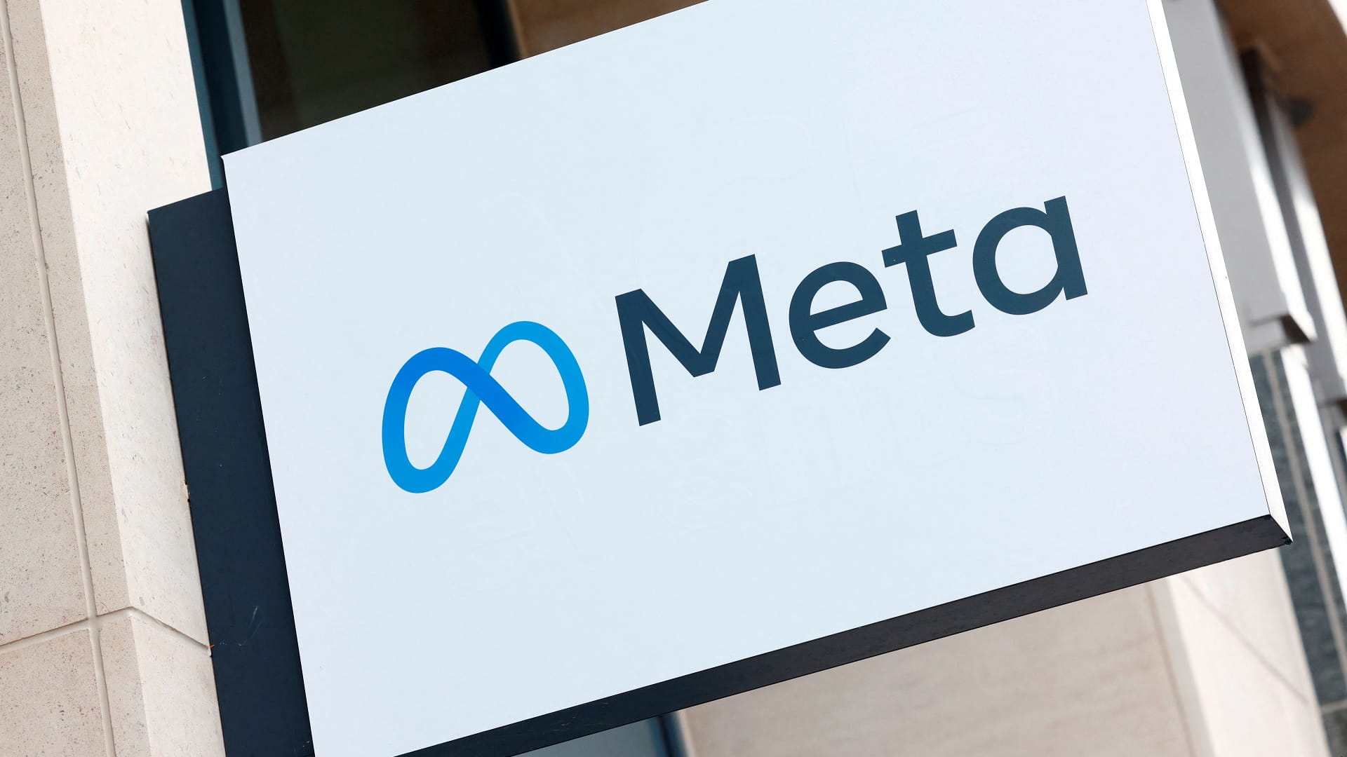 Meta Unveils Llama 3, Its Largest AI Model