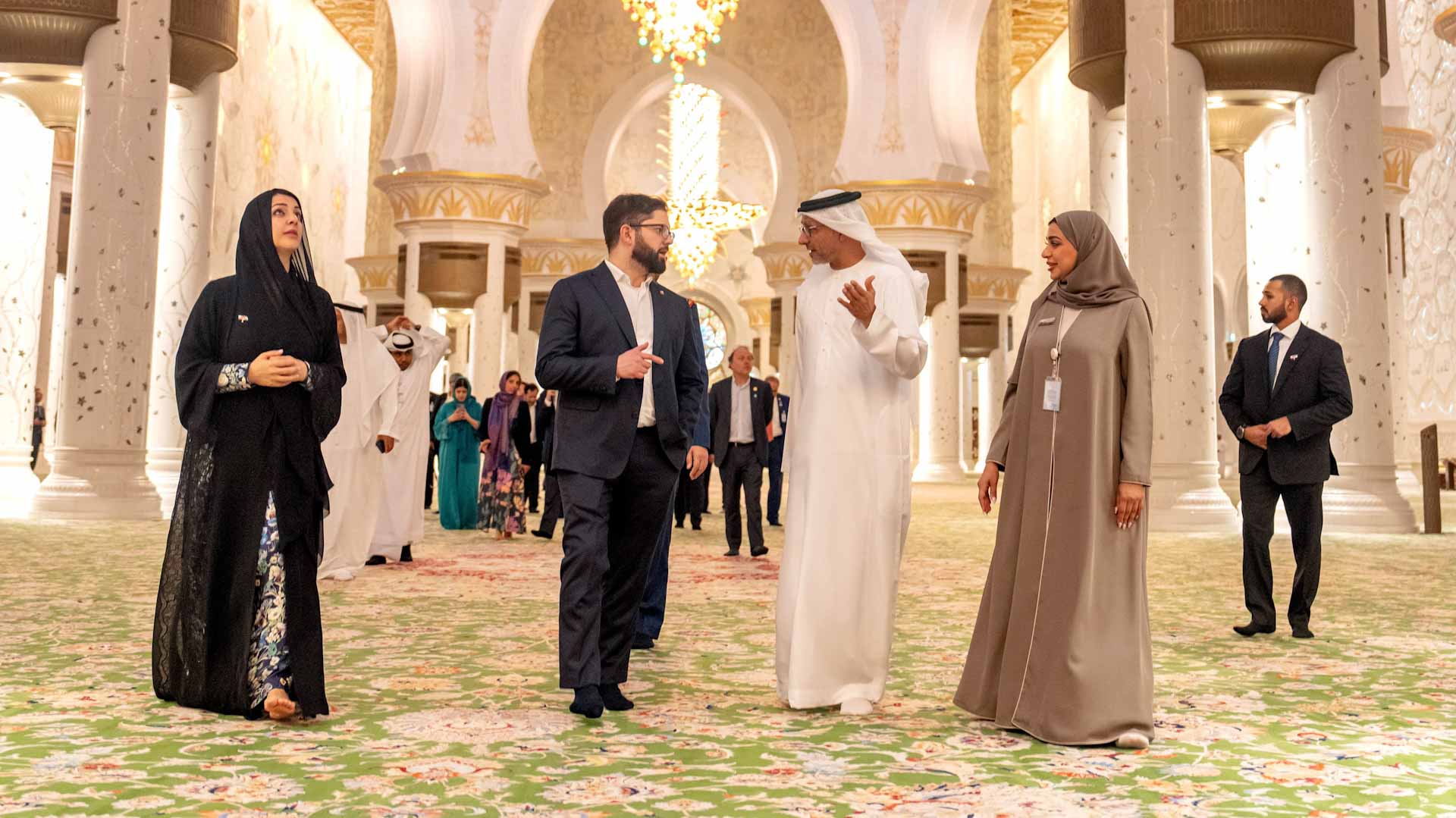 Image for the title: President of Chile visits Sheikh Zayed Grand Mosque in Abu Dhabi 