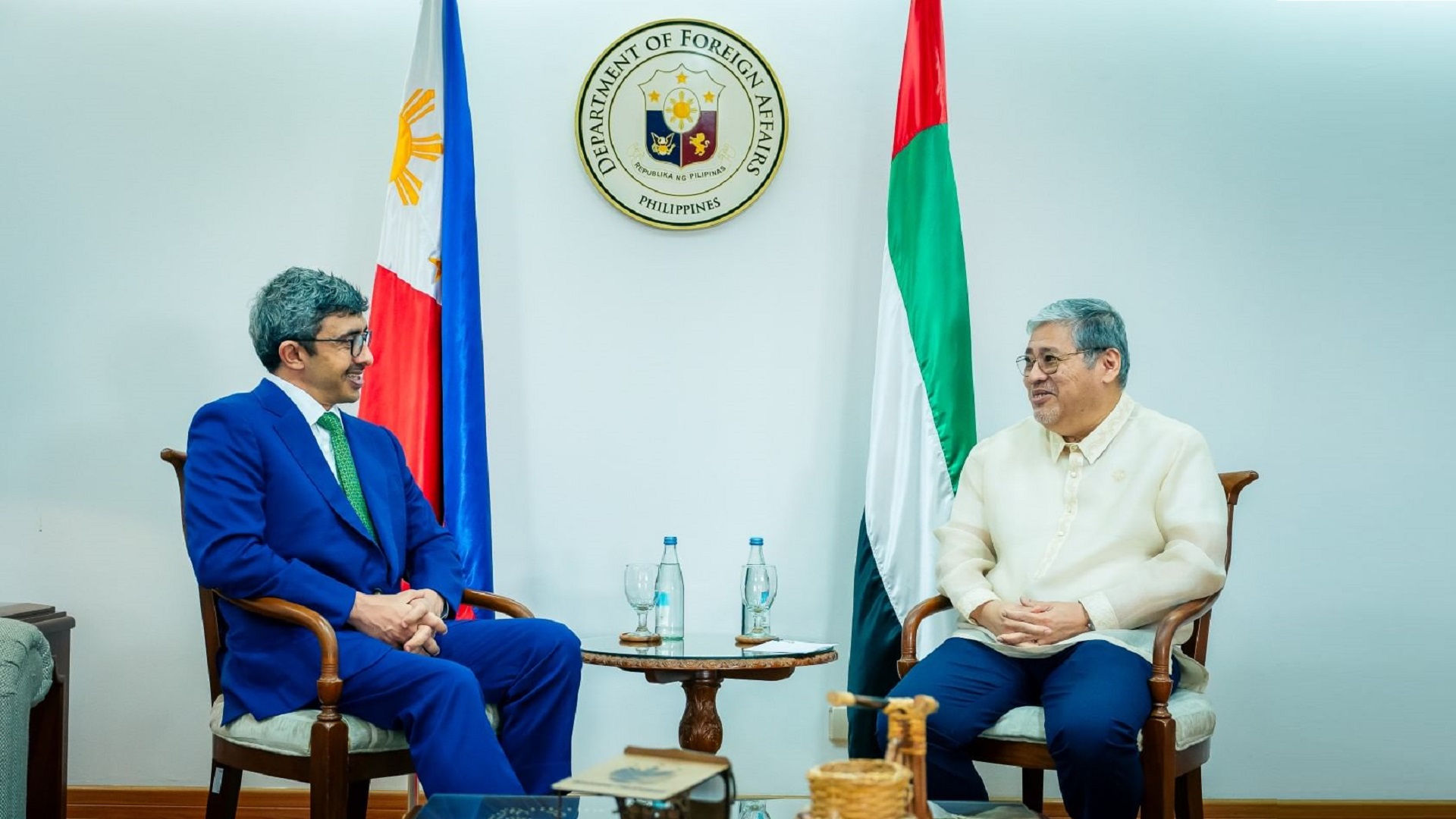 Image for the title: Abdullah bin Zayed meets Philippines FM 