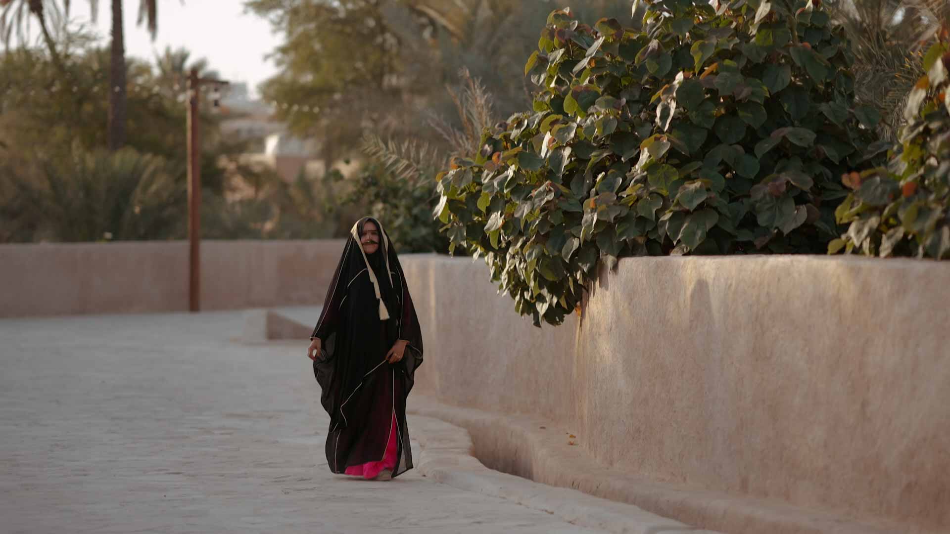صورة بعنوان: "على ضفاف الشريعة" في مقدمة برامج قناة الوسطى خلال الشهر الجاري 