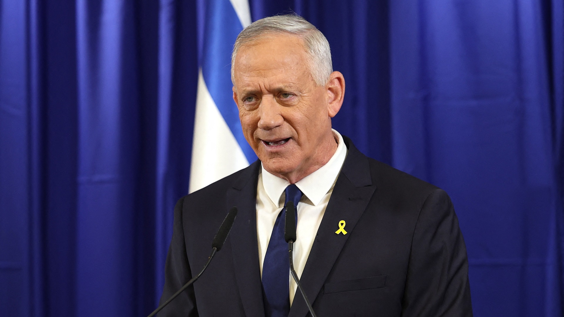 Image for the title: Gantz quits Israel war cabinet as Gaza conflict rages 