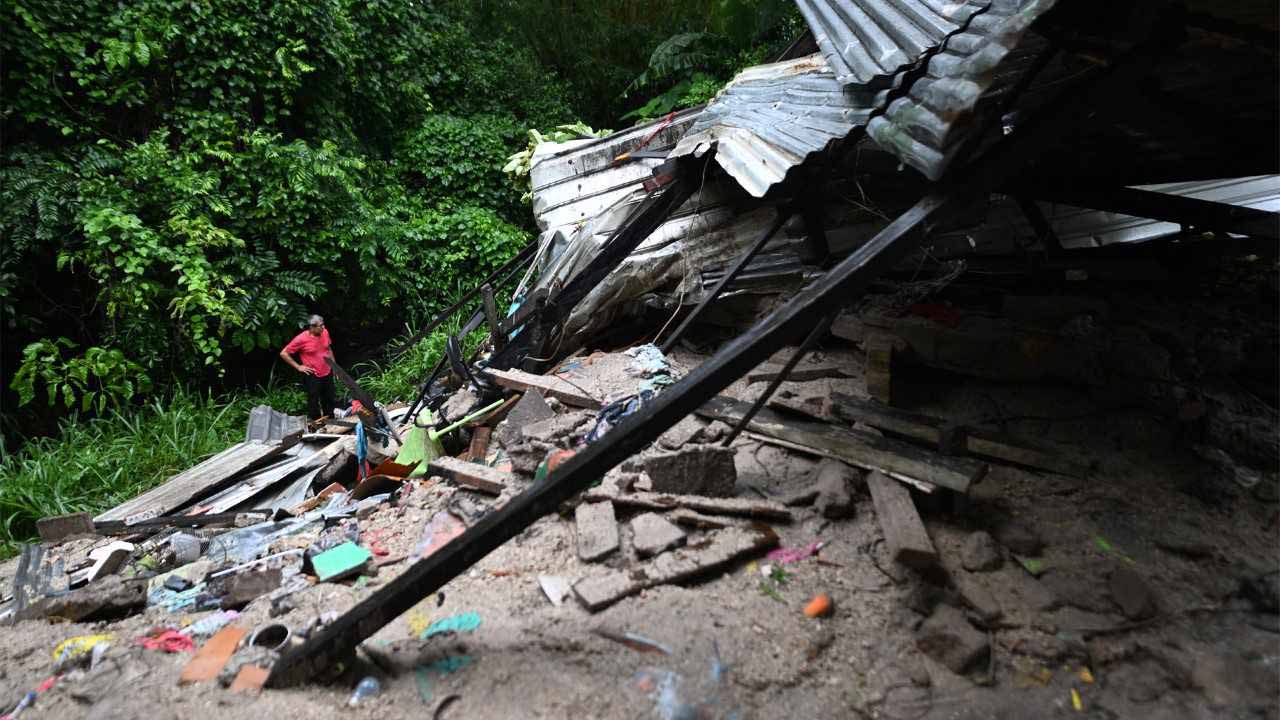 Image for the title: Torrential rains kill 27 across Central America 