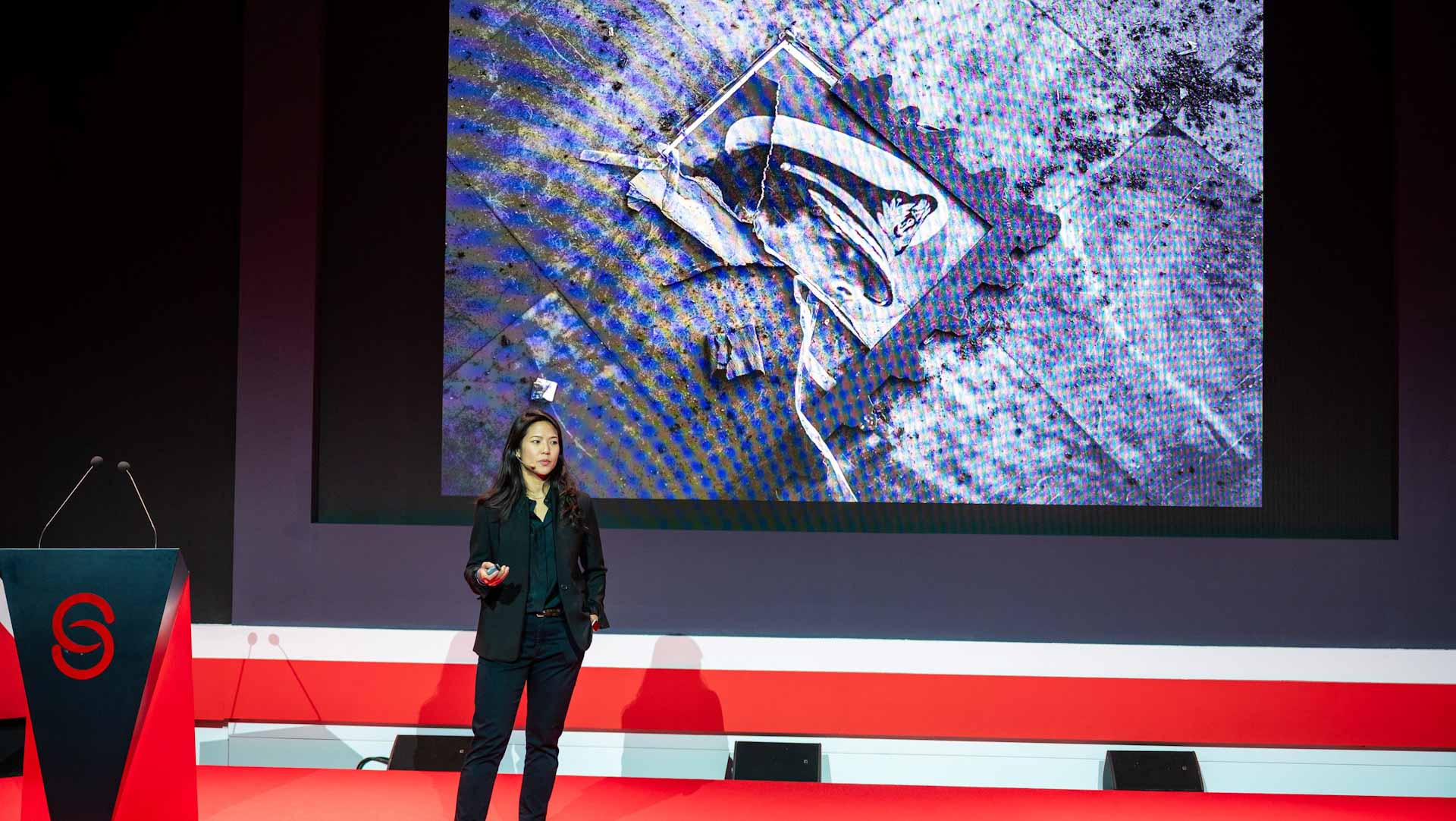 Image for the title: Photojournalists should master art of work on SM, Nicole Tung 