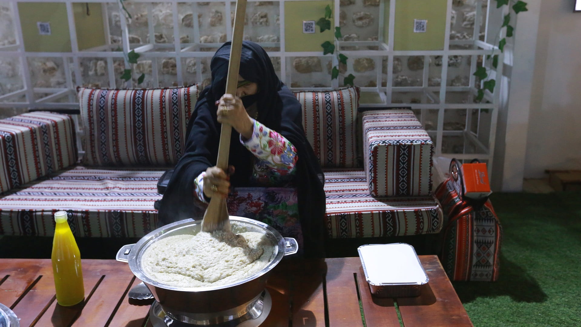 Image for the title: Sharjah Heritage Days celebrates local cuisine "Haris" 