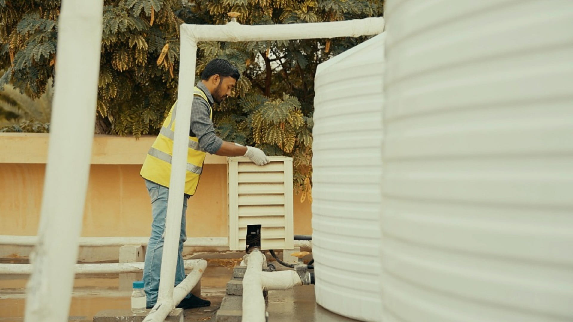 Image for the title: SEWA inspects 671 buildings' tanks and 445 mosques' facilities 