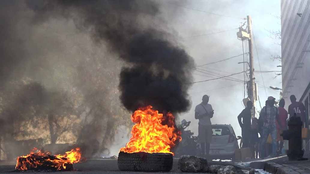 صورة بعنوان: وسط تواصل أعمال العنف.. هايتي تعلن حالة الطوارئ بعد مقتل 12 شخصاً 