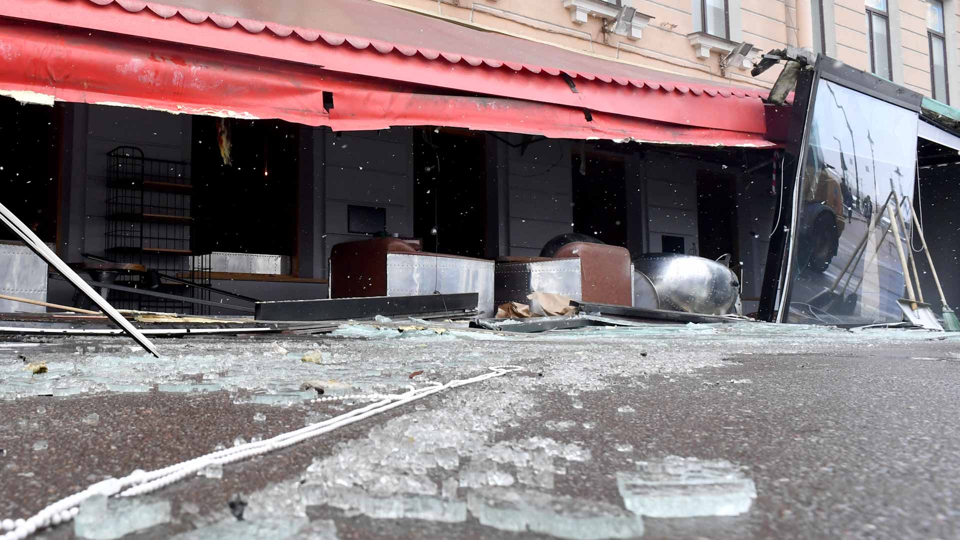 صورة بعنوان: بعد قاعة الموسيقى..انفجار جديد يهز مقهى في مدينة فارونيش الروسية