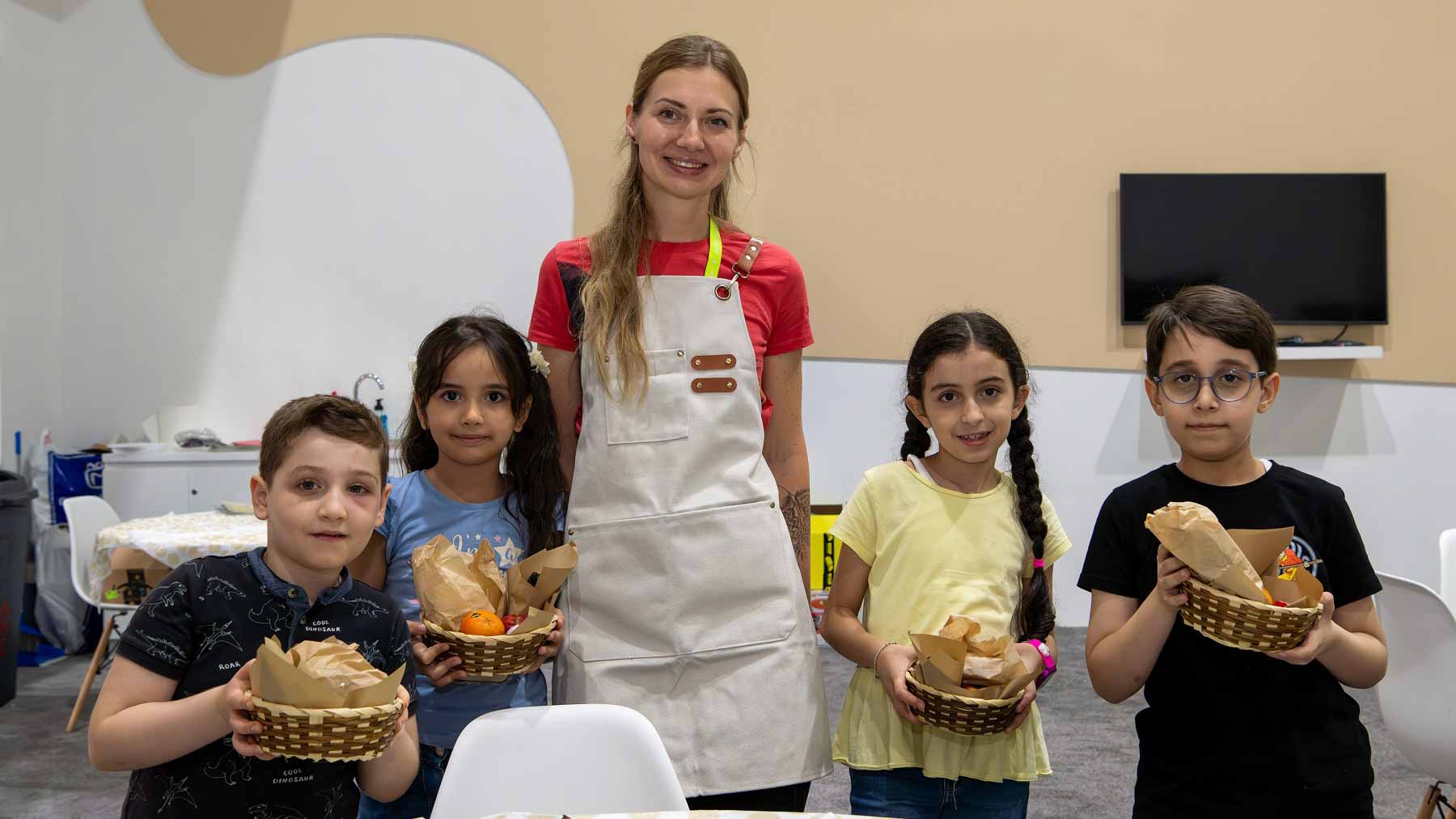 Image for the title: SCRF 2024: Learning to prepare healthy meals like Red Riding Hood 