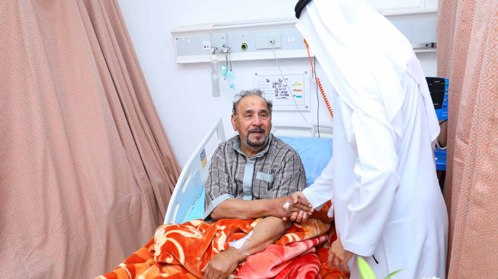 Image for the title: Dibba Al Hisn Club’s delegation visits Obaid Mohammed in hospital 