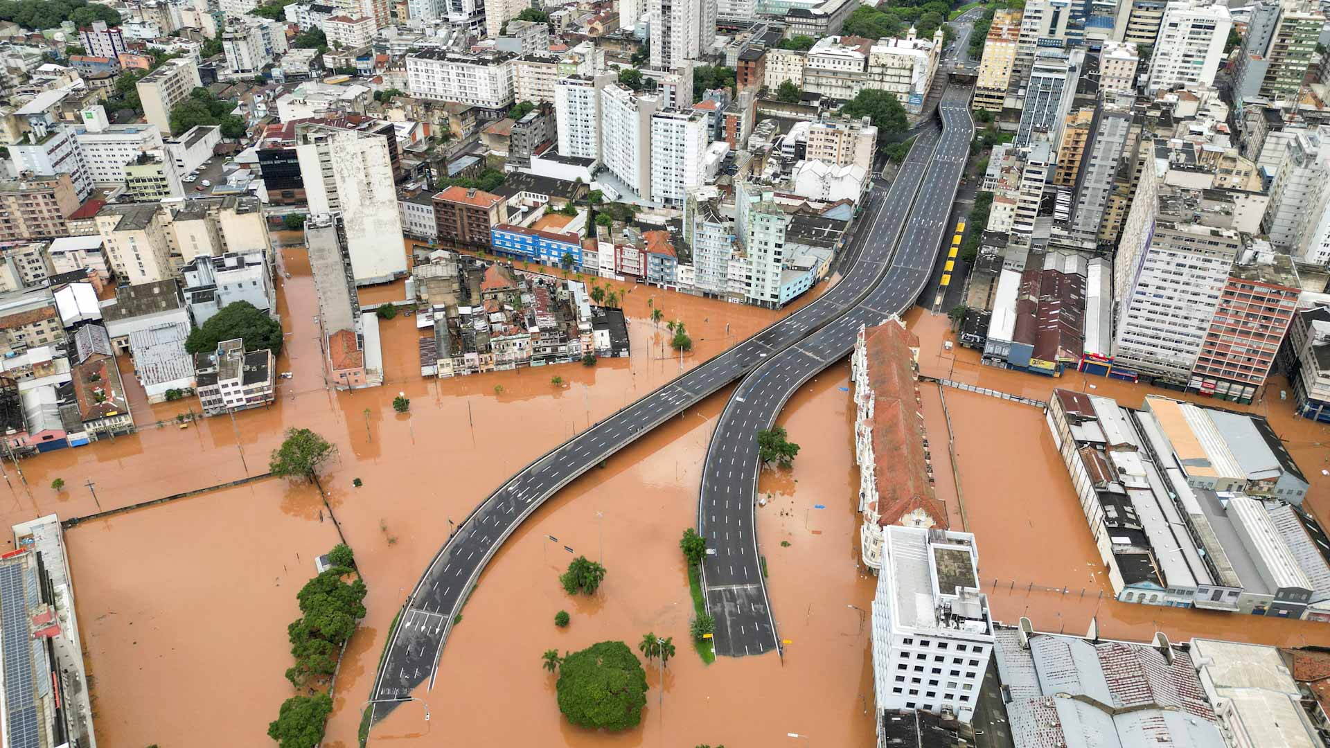 صورة بعنوان: ارتفاع عدد قتلى الأمطار الغزيرة في جنوب البرازيل إلى 78 