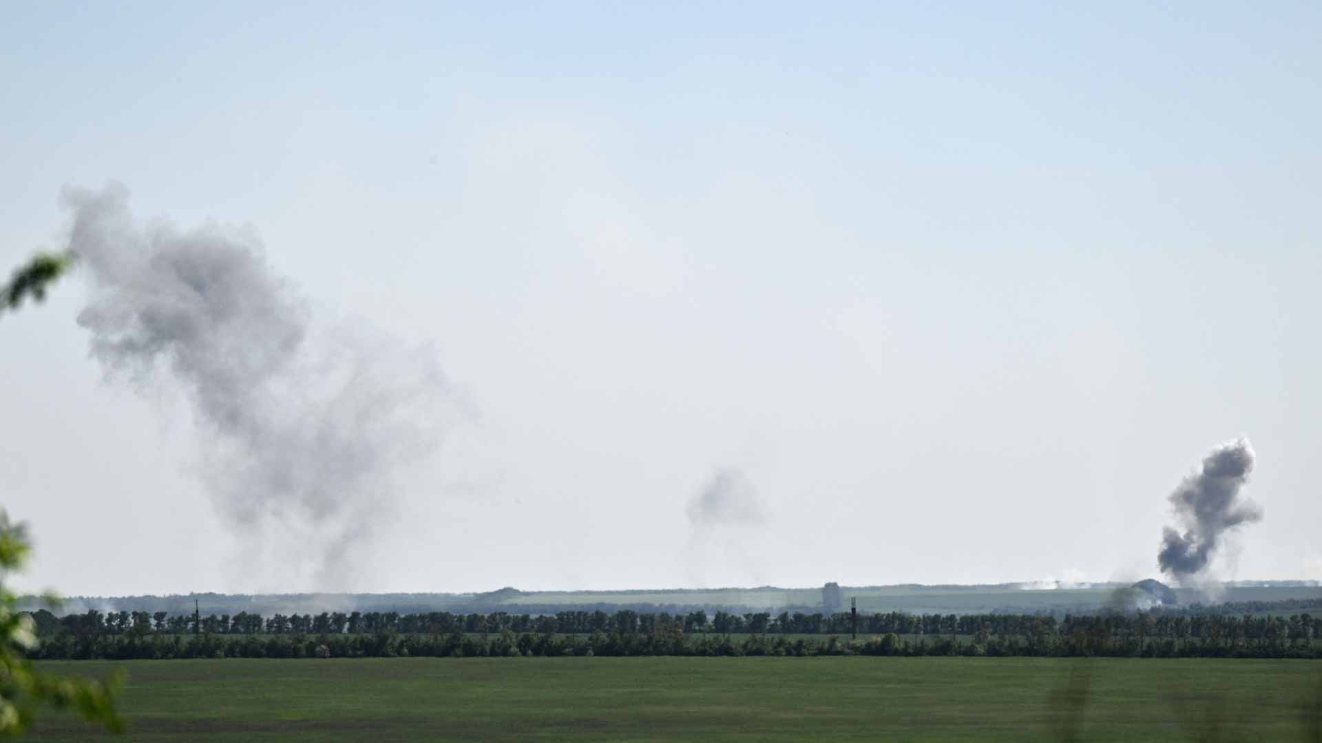 Image for the title: Ukraine's soldiers mark Easter on the front line 