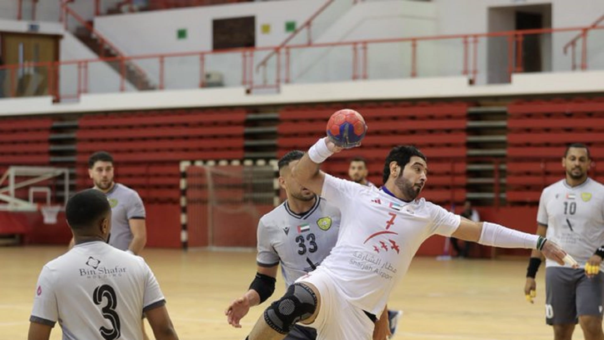 صورة بعنوان: الشارقة يفوز على الوصل ويتأهل لنصف نهائي كأس رئيس الدولة لكرة اليد 