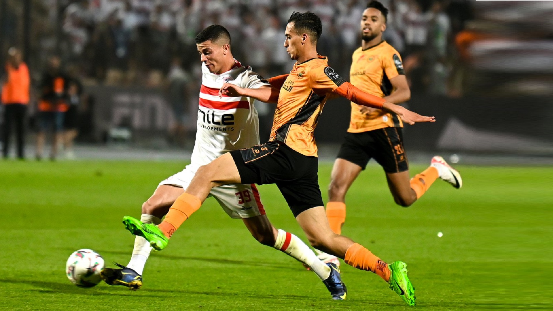 صورة بعنوان: الزمالك المصري يتوج بطلاً لكأس الاتحاد الإفريقي لكرة القدم 