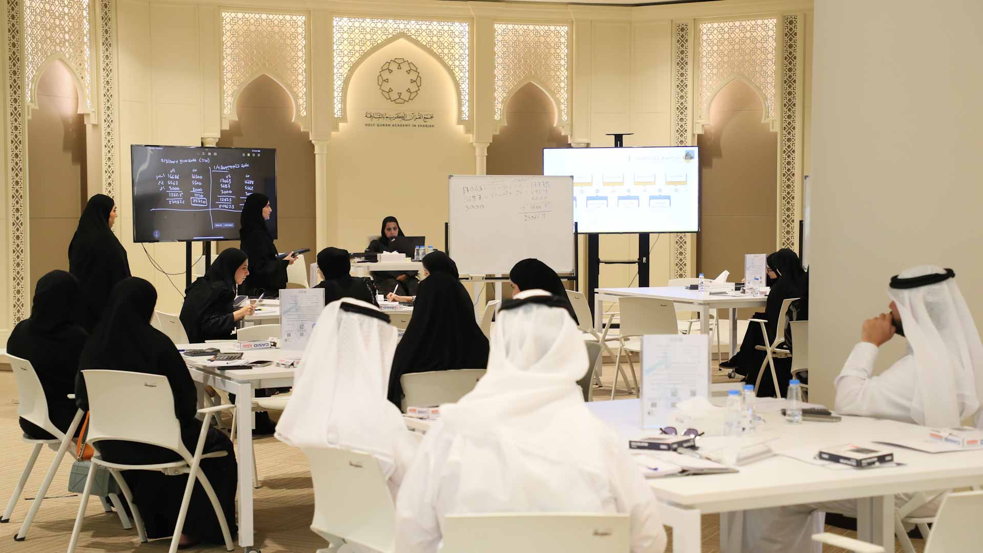 صورة بعنوان: موارد الشارقة تختتم المرحلة الأخيرة من برنامج "إعداد محاسب رواتب"