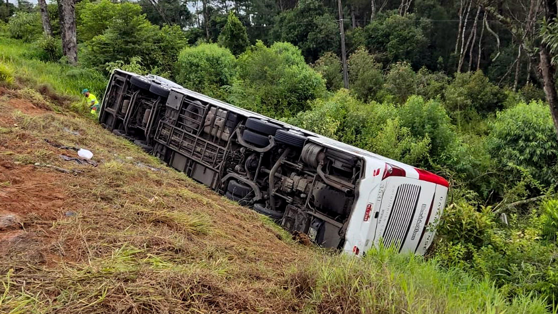 36 قتيلاً بحادث حافلة في جبال هملايا بالهند 