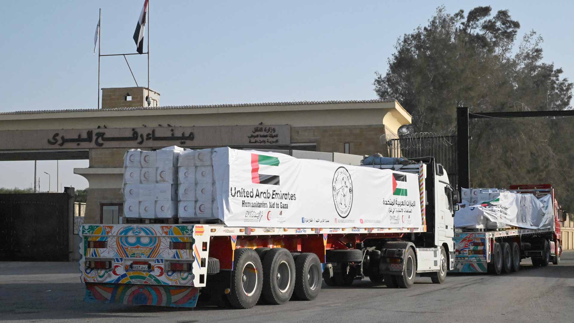 Image for the title: UAE delivers two convoys of humanitarian supplies to Gaza 