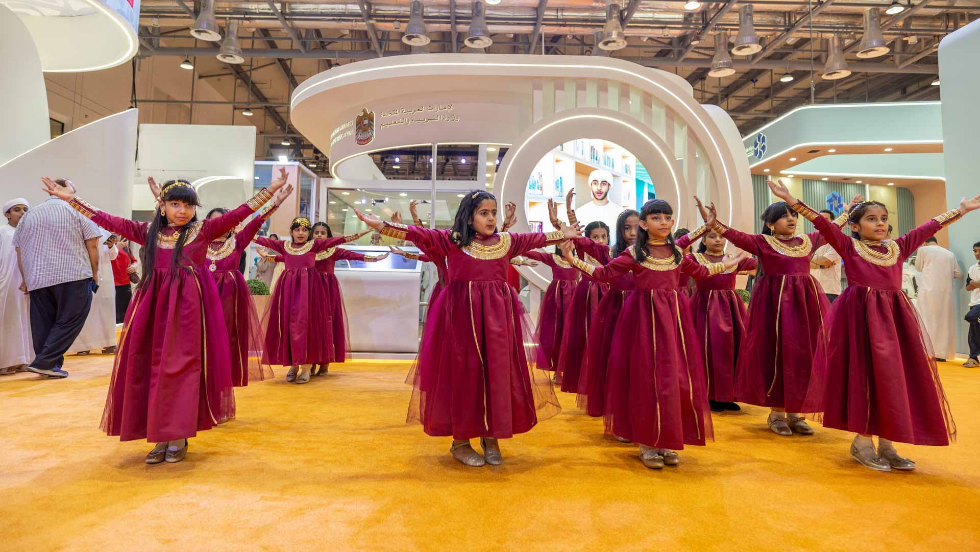 Emirati Schoolgirls Preserve Folk Traditions at SIBF