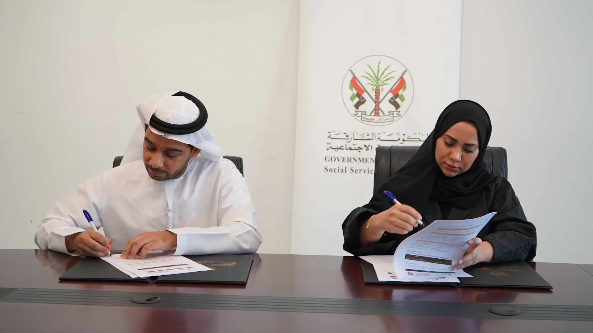 Image for the title: SSSD and Emirates National Facilities sign agreement 