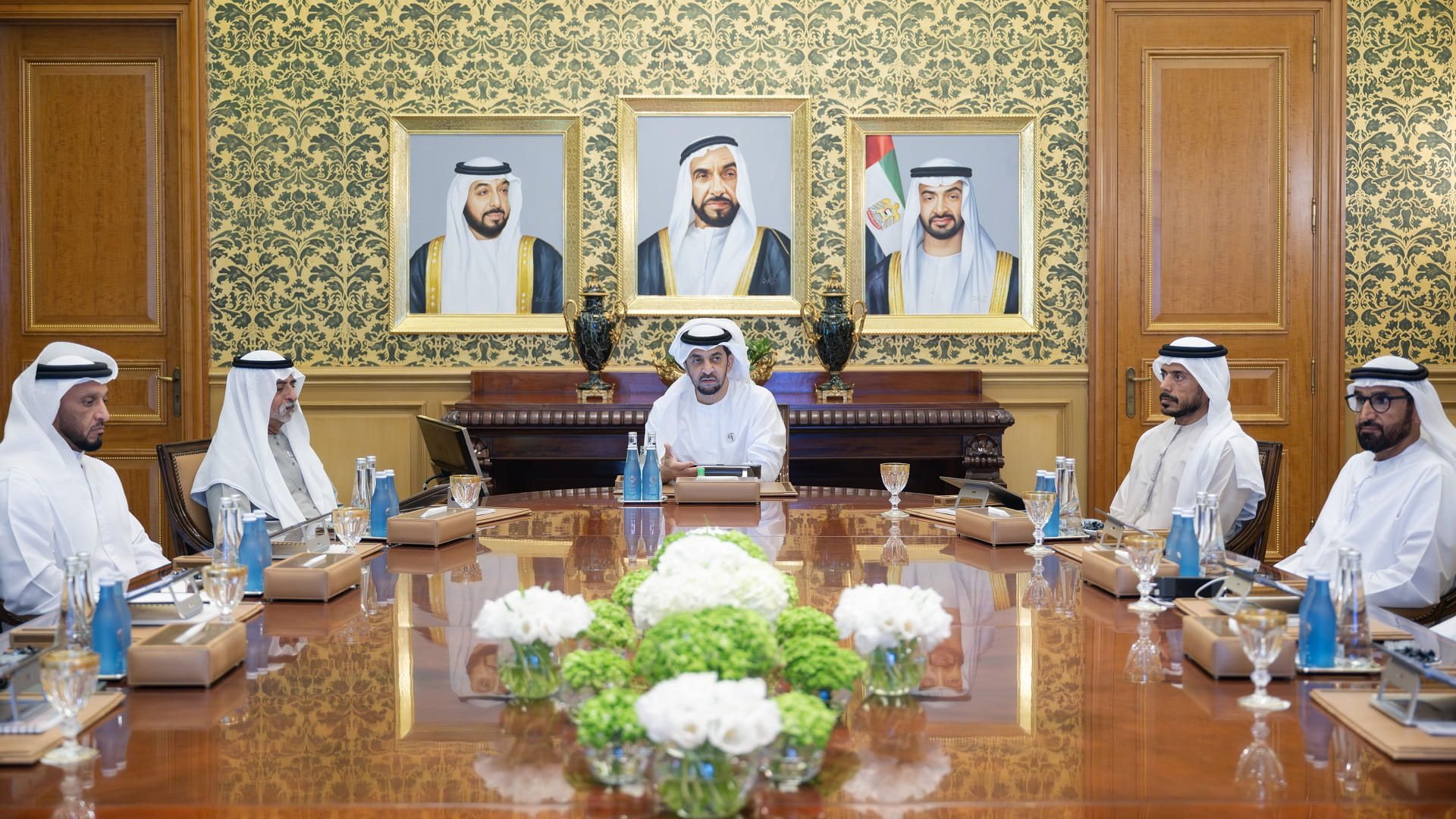 Sheikh Hamdan bin Zayed chairs Abu Dhabi University BOT meeting 