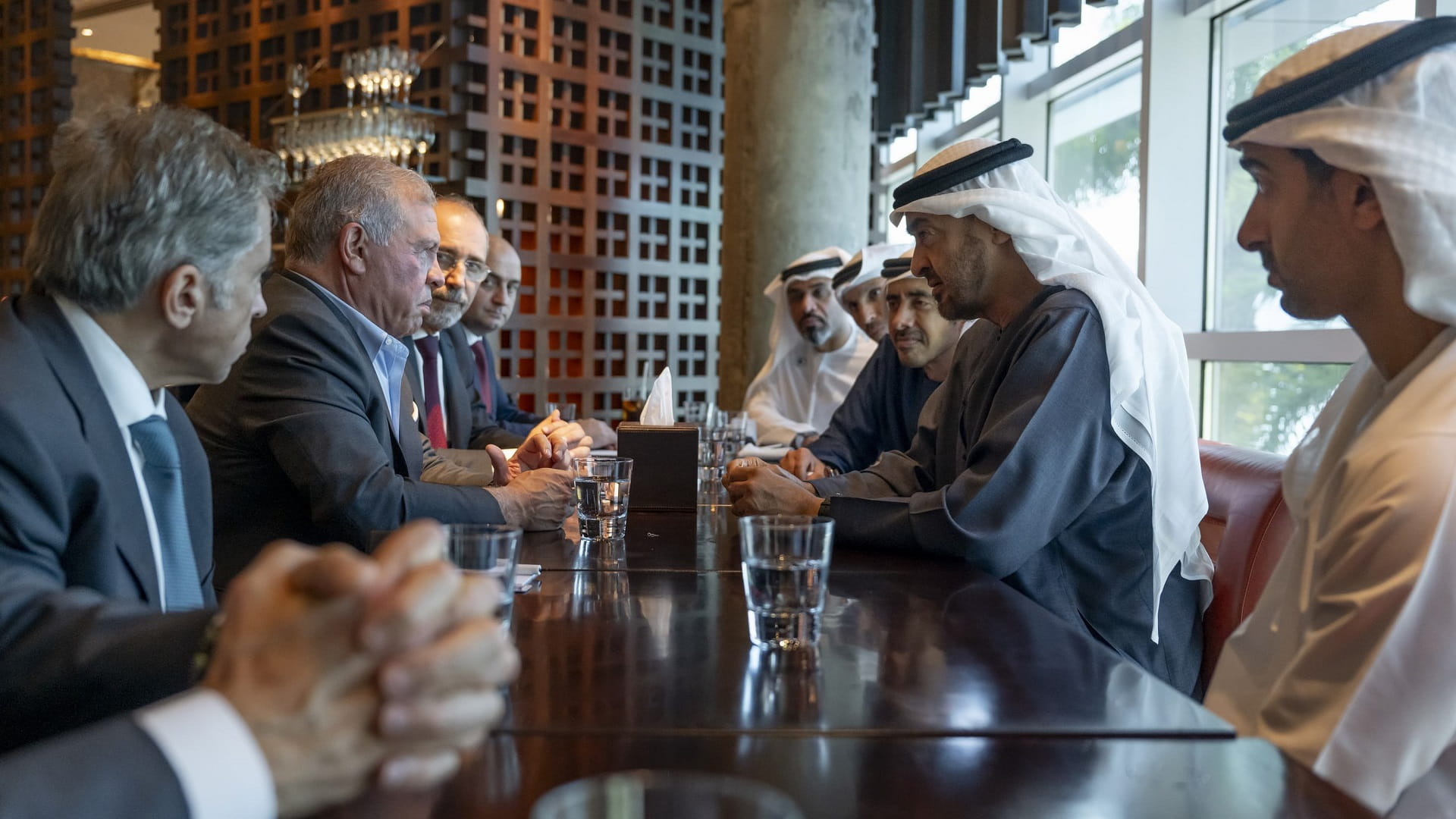 UAE Pres., King Jordan discuss bilateral ties, regional devt.  