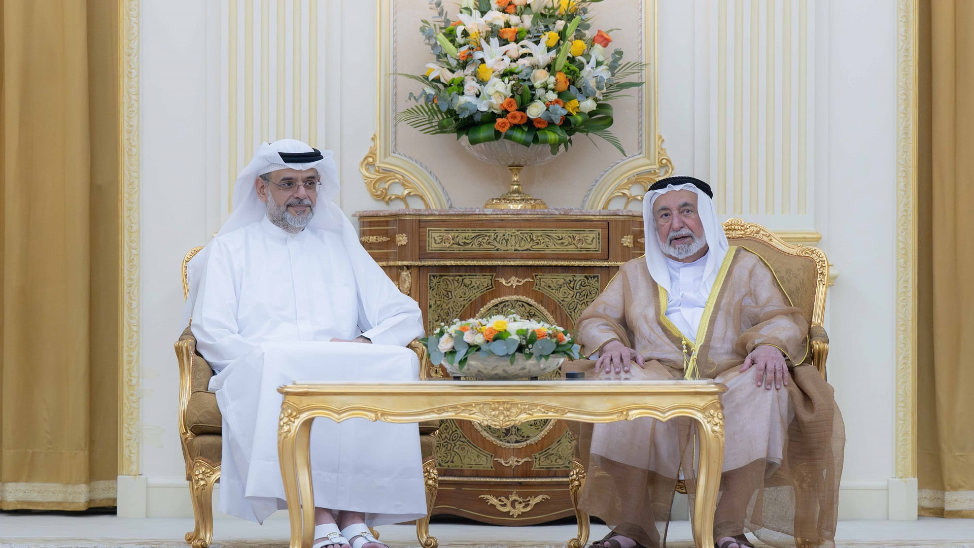 Sharjah Ruler receives the Judicial Council 