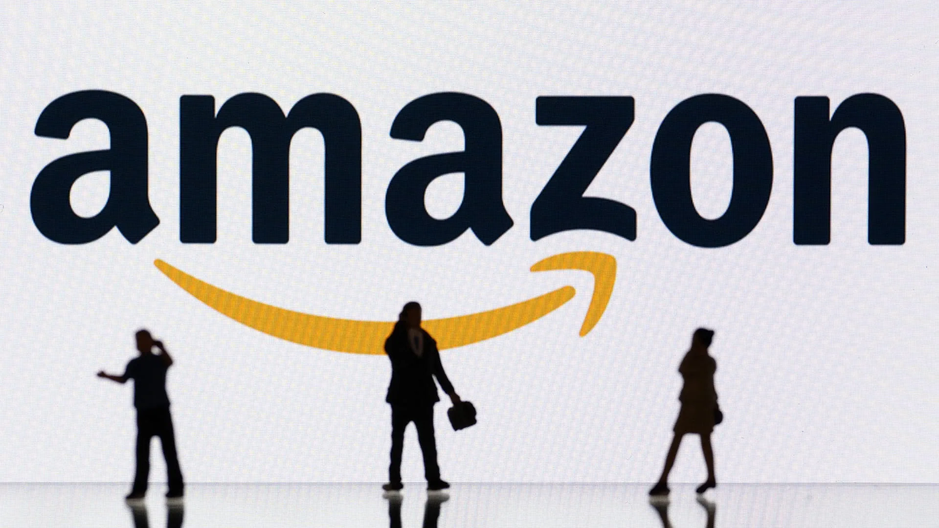 Amazon invests another $4 bn in AI firm Anthropic 