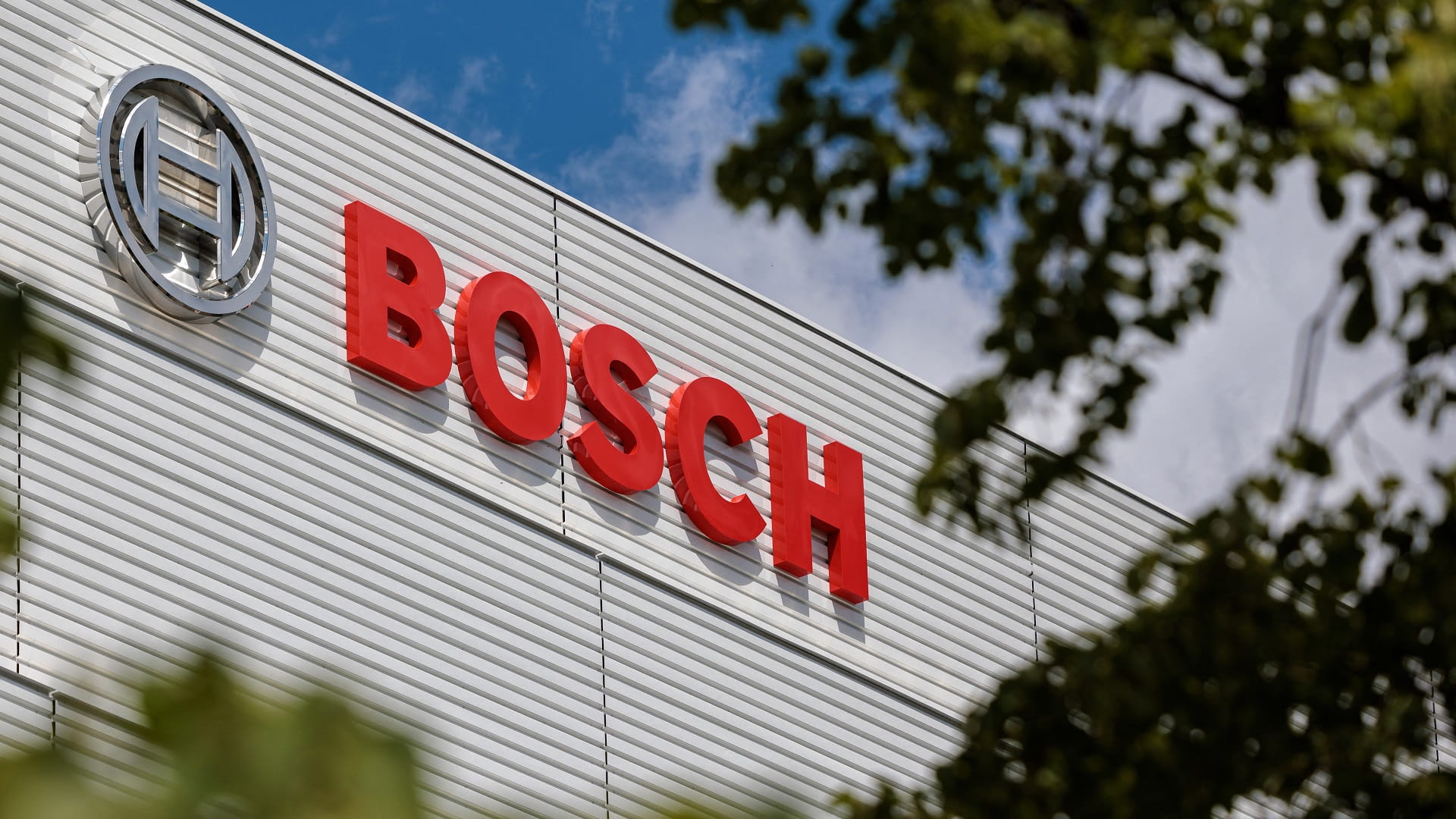 Bosch plans thousands more cuts amid weak EV demand 