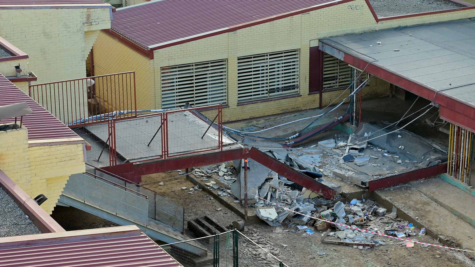 Image for the title: One dead after roof collapses in flood-damaged Spanish school 