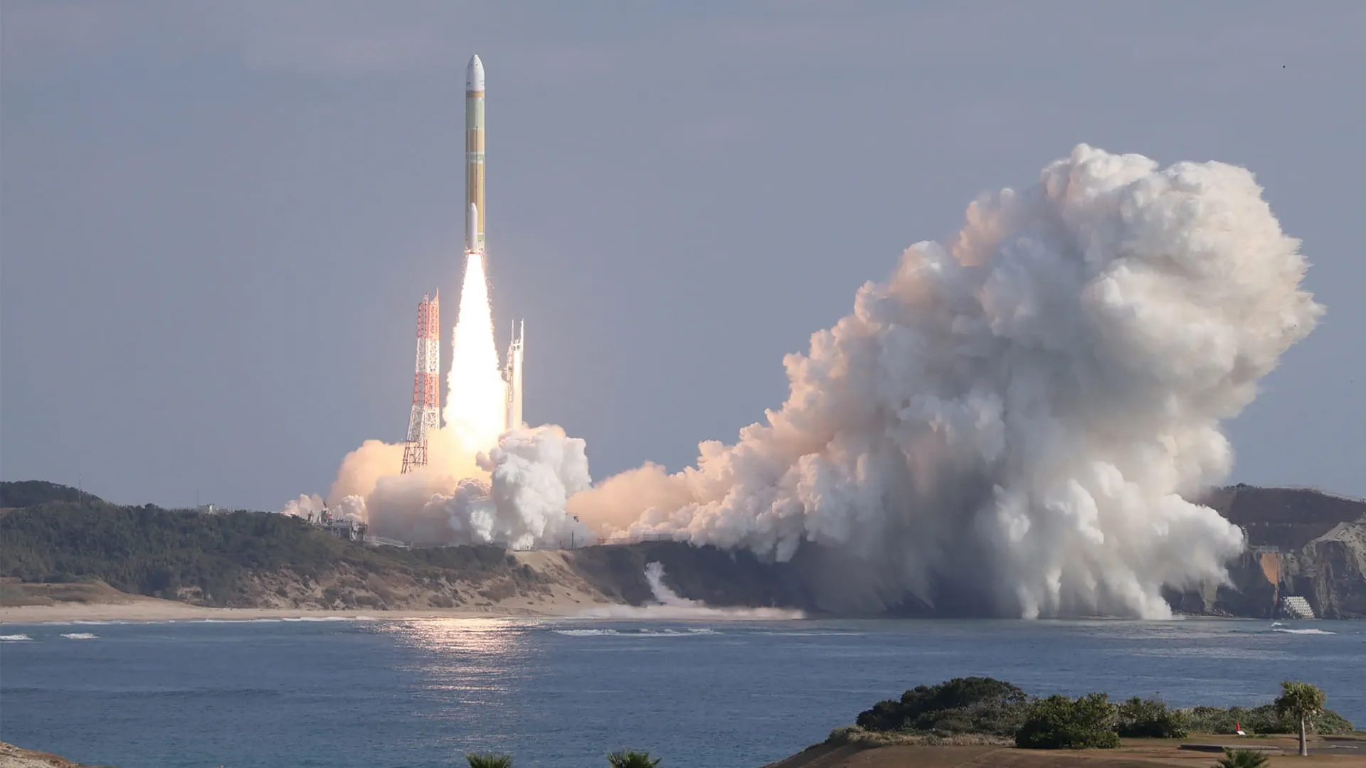 Image for the title: Large fire at Japan rocket test site 