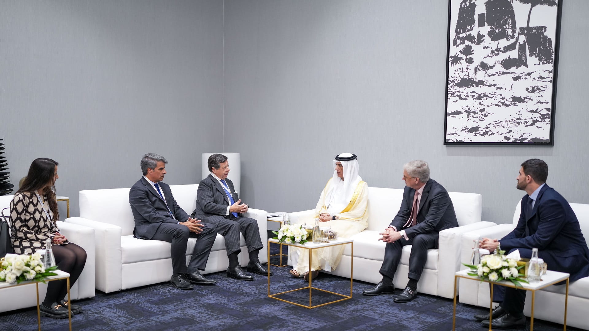 Saud bin Saqr receives Spanish Ambassador 